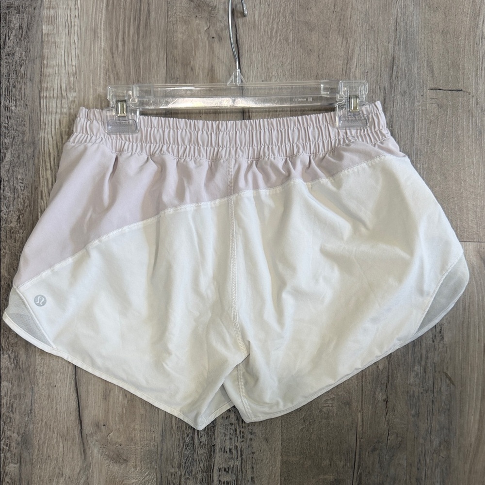 Lululemon hotty hot lined 2.5” size 8 two tone